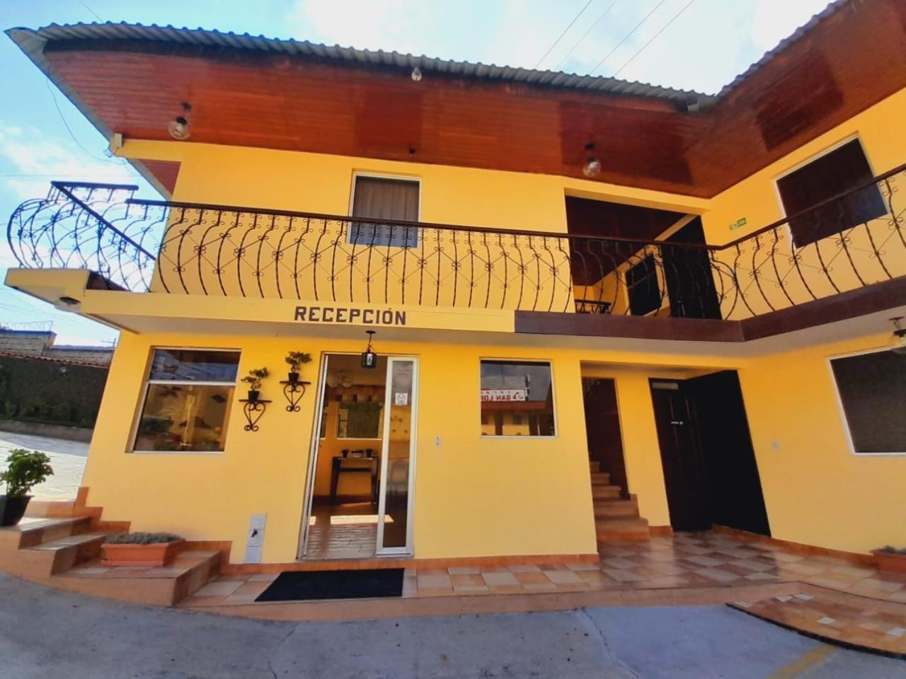 קצאלטננגו Hotel Y Restaurante Villa Esmeralda מראה חיצוני תמונה