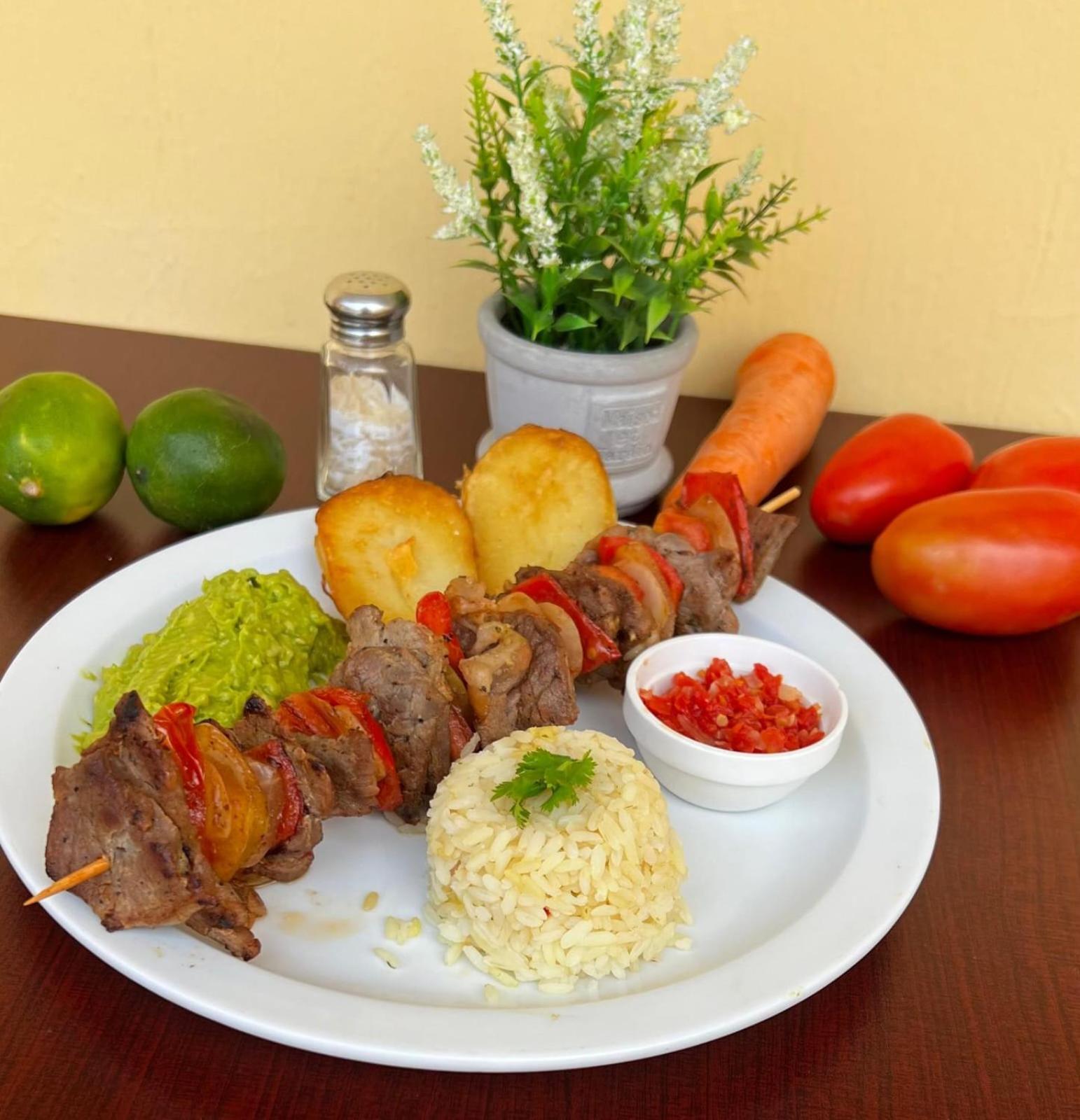 קצאלטננגו Hotel Y Restaurante Villa Esmeralda מראה חיצוני תמונה