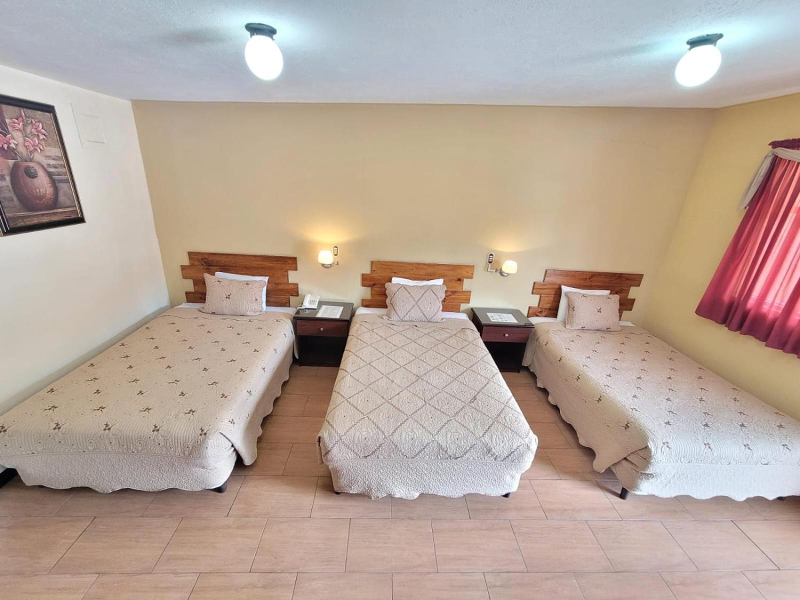 קצאלטננגו Hotel Y Restaurante Villa Esmeralda מראה חיצוני תמונה